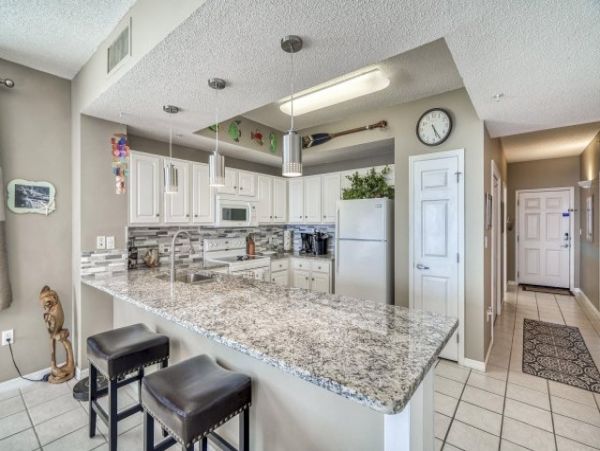Oceanfront Luxury Vacation Condo in Navarre Beach Sleeps 9