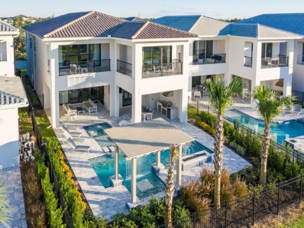 Luxurious 8-Bedroom Vacation Home in Orlando - Private Pool & Resort Amenities