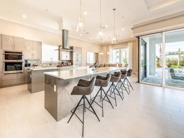 Luxurious 8-Bedroom Vacation Home in Orlando - Private Pool & Resort Amenities