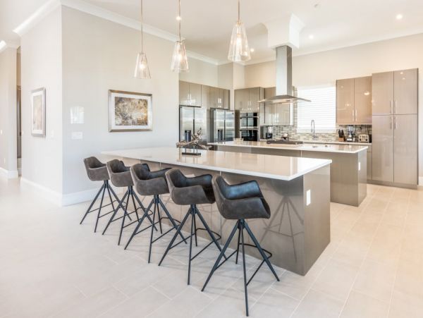 Luxurious 8-Bedroom Vacation Home in Orlando - Private Pool & Resort Amenities