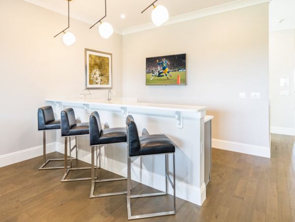 Luxurious 8-Bedroom Vacation Home in Orlando - Private Pool & Resort Amenities