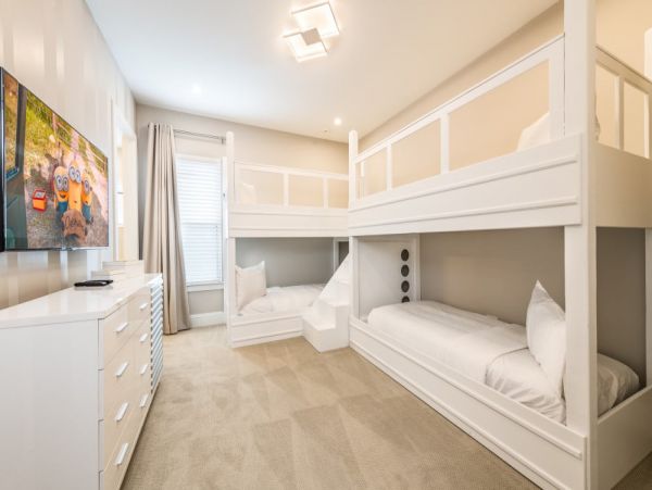 Luxurious 8-Bedroom Vacation Home in Orlando - Private Pool & Resort Amenities