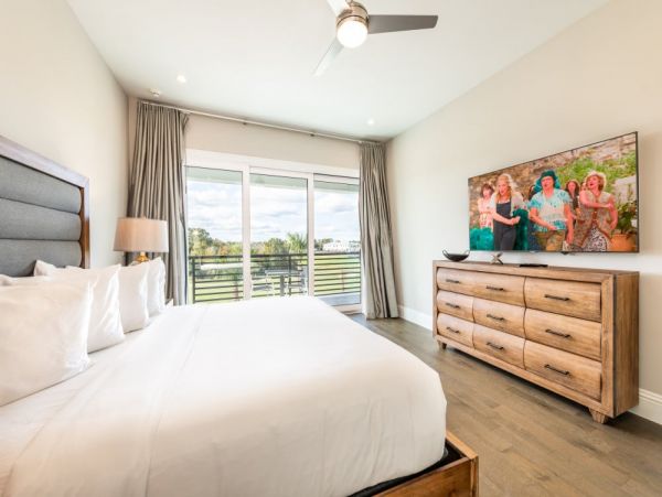 Luxurious 8-Bedroom Vacation Home in Orlando - Private Pool & Resort Amenities