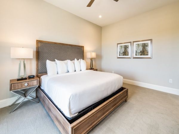 Luxurious 8-Bedroom Vacation Home in Orlando - Private Pool & Resort Amenities