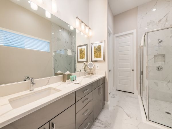 Luxurious 8-Bedroom Vacation Home in Orlando - Private Pool & Resort Amenities