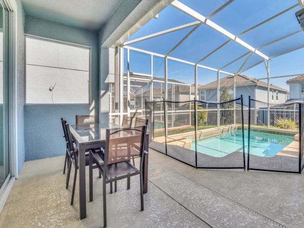 Five Bedroom Orlando Vacation Rental with Private Pool Near Disney World