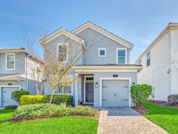 Five Bedroom Orlando Vacation Rental with Private Pool Near Disney World