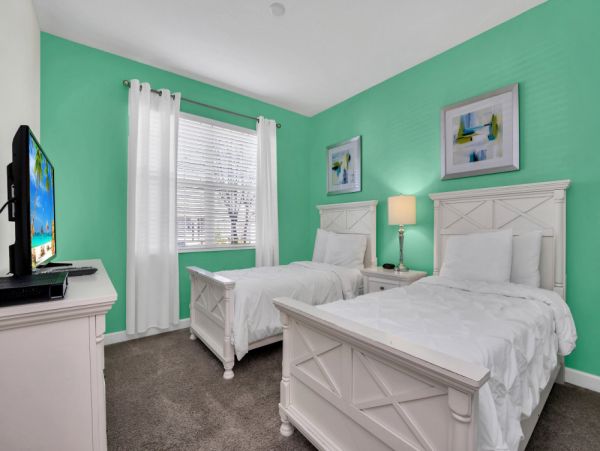 Five Bedroom Orlando Vacation Rental with Private Pool Near Disney World