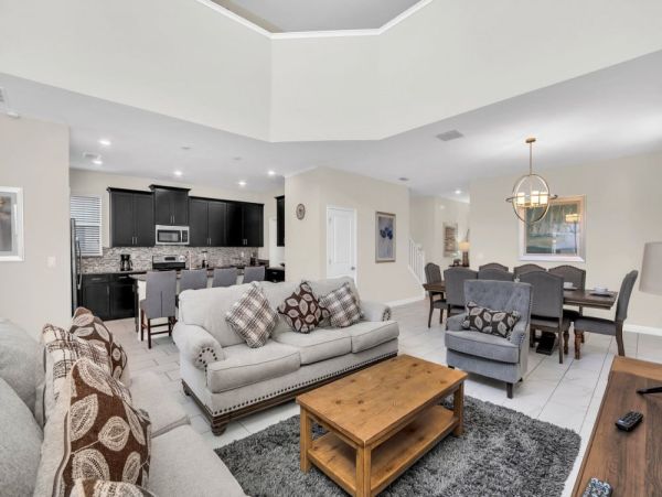 Five Bedroom Orlando Vacation Rental with Private Pool Near Disney World