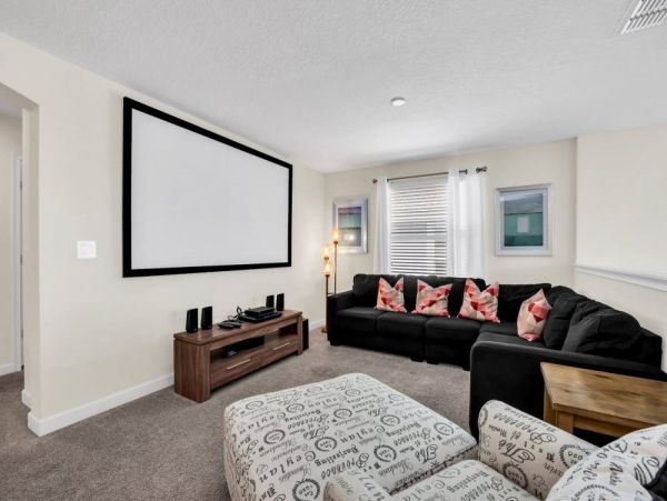 Five Bedroom Orlando Vacation Rental with Private Pool Near Disney World