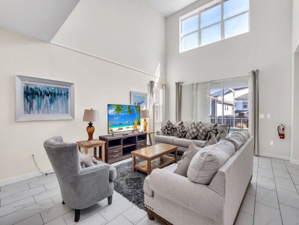 Five Bedroom Orlando Vacation Rental with Private Pool Near Disney World