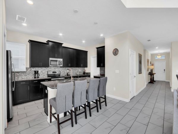 Five Bedroom Orlando Vacation Rental with Private Pool Near Disney World