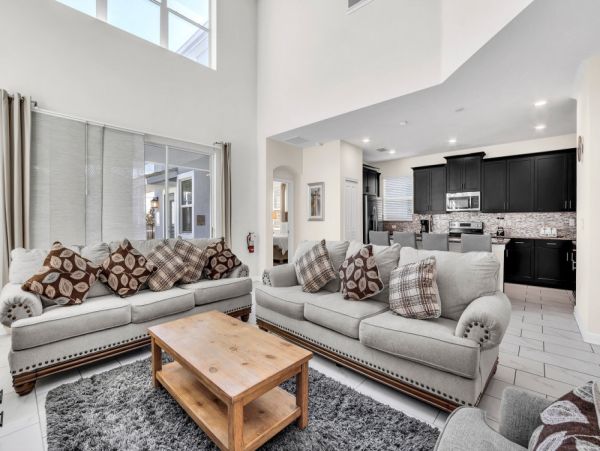 Five Bedroom Orlando Vacation Rental with Private Pool Near Disney World