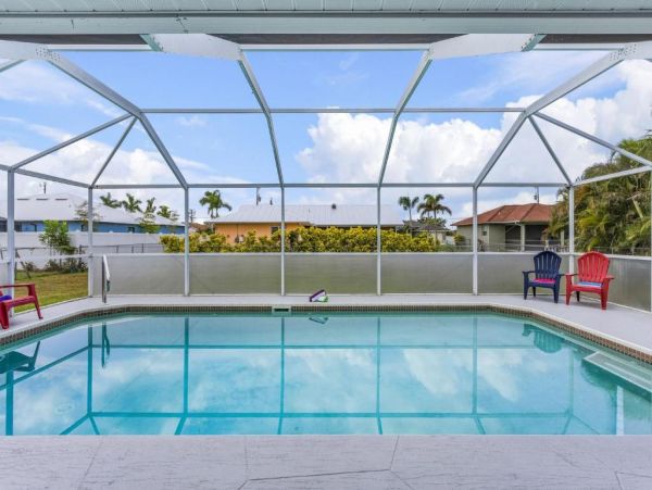 Experience Luxury Villas in Cape Coral
