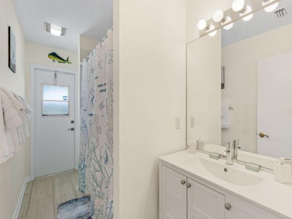 Experience Luxury Villas in Cape Coral