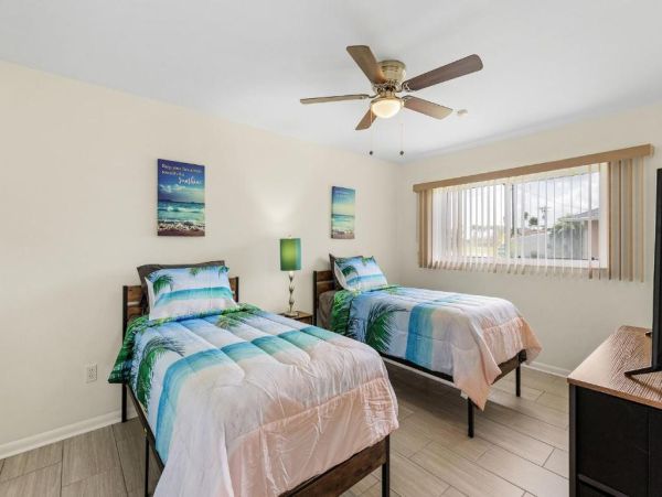Experience Luxury Villas in Cape Coral