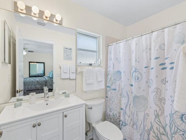 Experience Luxury Villas in Cape Coral