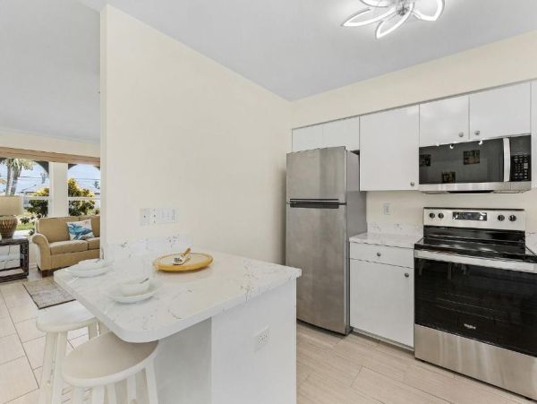 Experience Luxury Villas in Cape Coral