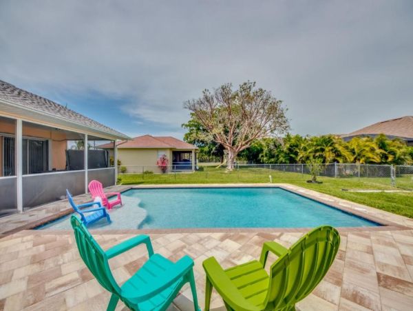 Experience Luxury Villas in Cape Coral