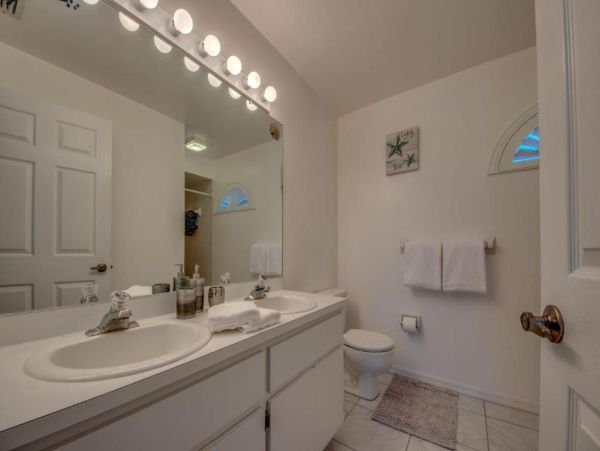 Experience Luxury Villas in Cape Coral