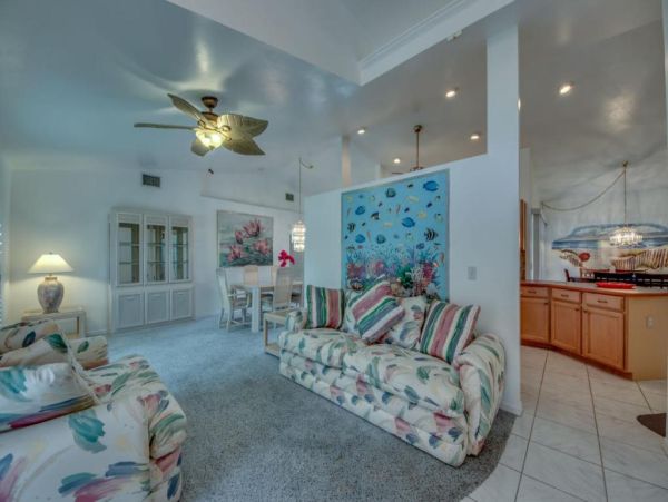Experience Luxury Villas in Cape Coral