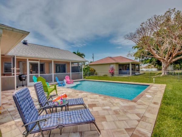 Experience Luxury Villas in Cape Coral