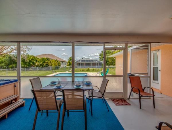 Experience Luxury Villas in Cape Coral