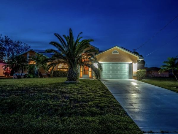 Experience Luxury Villas in Cape Coral