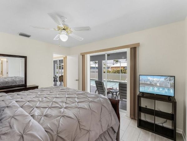 Experience Luxury Villas in Cape Coral
