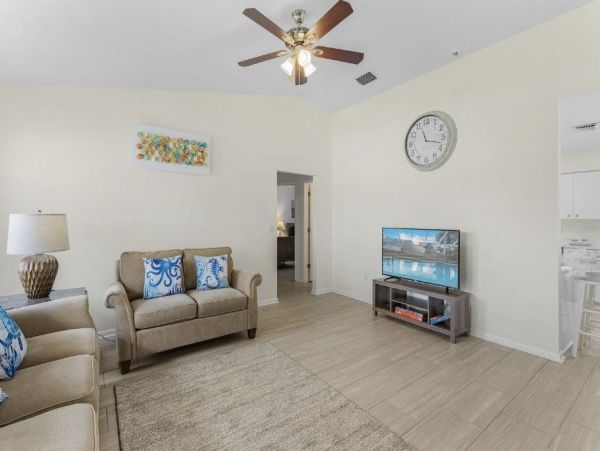 Experience Luxury Villas in Cape Coral