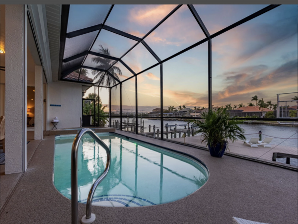 Luxury  Vacation Villa Cape Coral Pool & Outdoor Kitchen