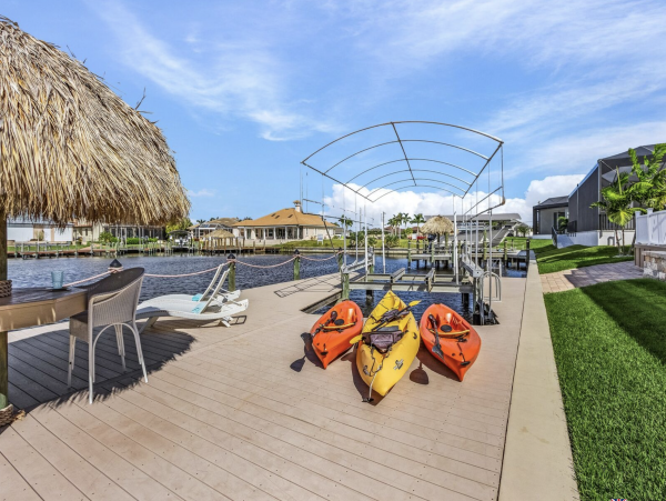 Luxury  Vacation Villa Cape Coral Pool & Outdoor Kitchen
