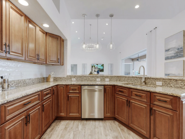 Luxury  Vacation Villa Cape Coral Pool & Outdoor Kitchen