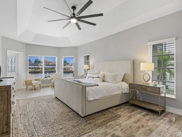 Luxury  Vacation Villa Cape Coral Pool & Outdoor Kitchen