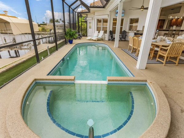 Luxury  Vacation Villa Cape Coral Pool & Outdoor Kitchen