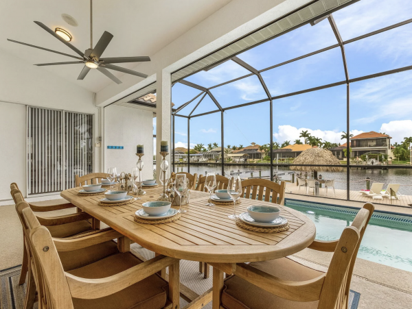 Luxury  Vacation Villa Cape Coral Pool & Outdoor Kitchen