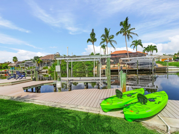 Waterfront Retreat with Gulf Access, Pool and Kayaks in Cape Coral