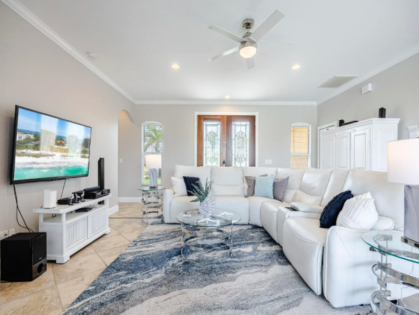 Waterfront Retreat with Gulf Access, Pool and Kayaks in Cape Coral