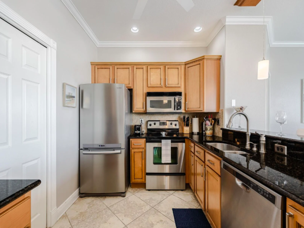 Waterfront Retreat with Gulf Access, Pool and Kayaks in Cape Coral