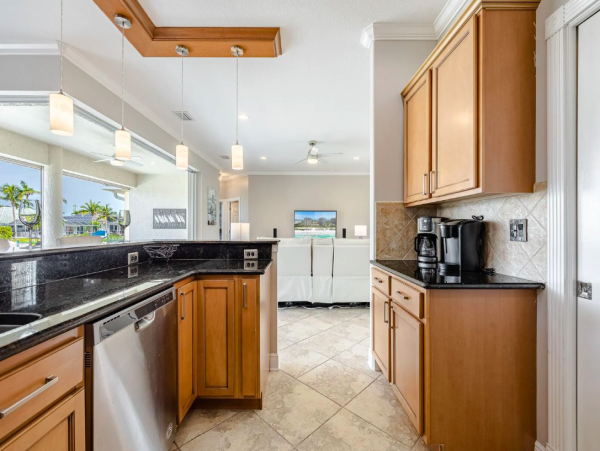 Waterfront Retreat with Gulf Access, Pool and Kayaks in Cape Coral