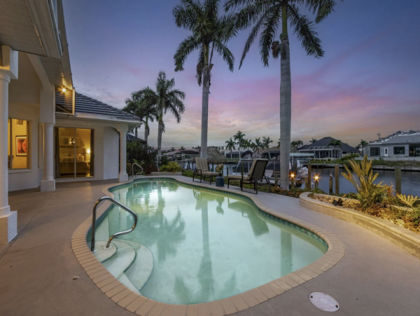 Luxury Cape Coral Luxury Vacation Home Pool