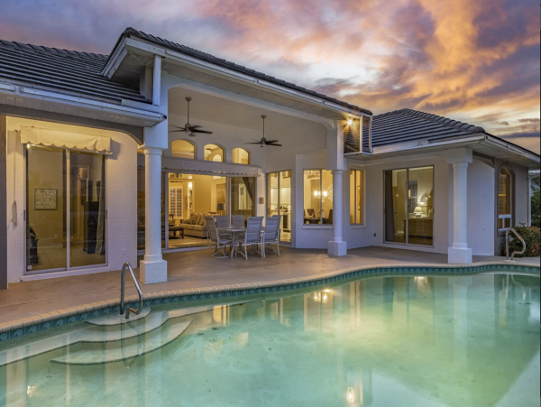 Luxury Cape Coral Luxury Vacation Home Pool