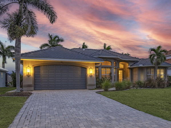 Luxury Cape Coral Luxury Vacation Home Pool
