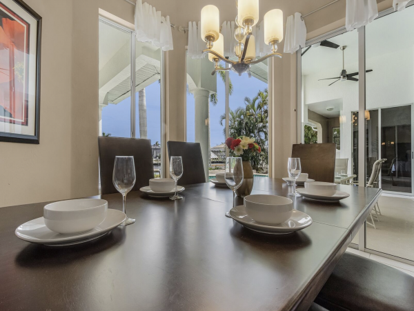 Luxury Cape Coral Luxury Vacation Home Pool