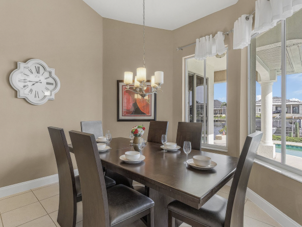 Luxury Cape Coral Luxury Vacation Home Pool