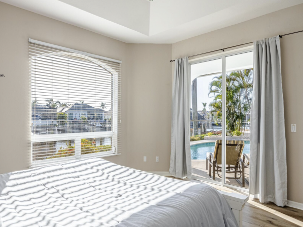 Luxury Cape Coral Luxury Vacation Home Pool