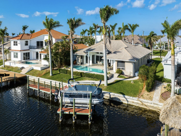 Luxury Cape Coral Luxury Vacation Home Pool