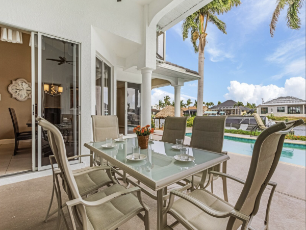 Luxury Cape Coral Luxury Vacation Home Pool