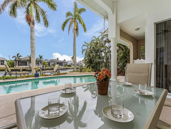 Luxury Cape Coral Luxury Vacation Home Pool