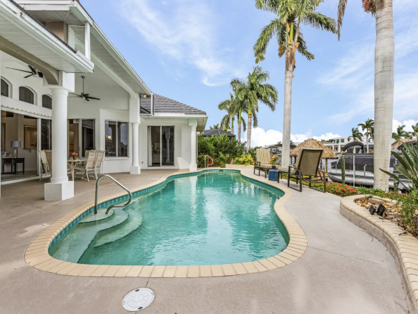 Luxury Cape Coral Luxury Vacation Home Pool